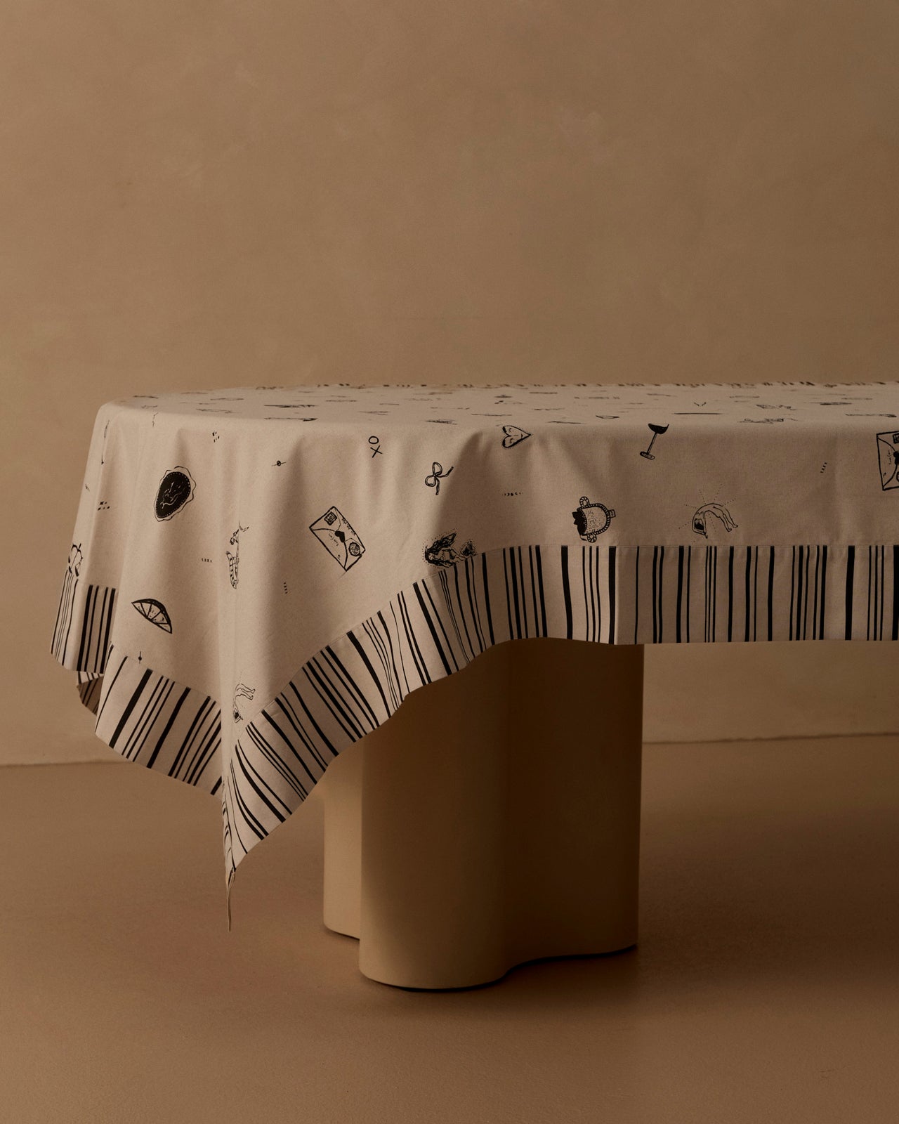 O.H + B.G Studio Linen Tablecloth — Black & Beige